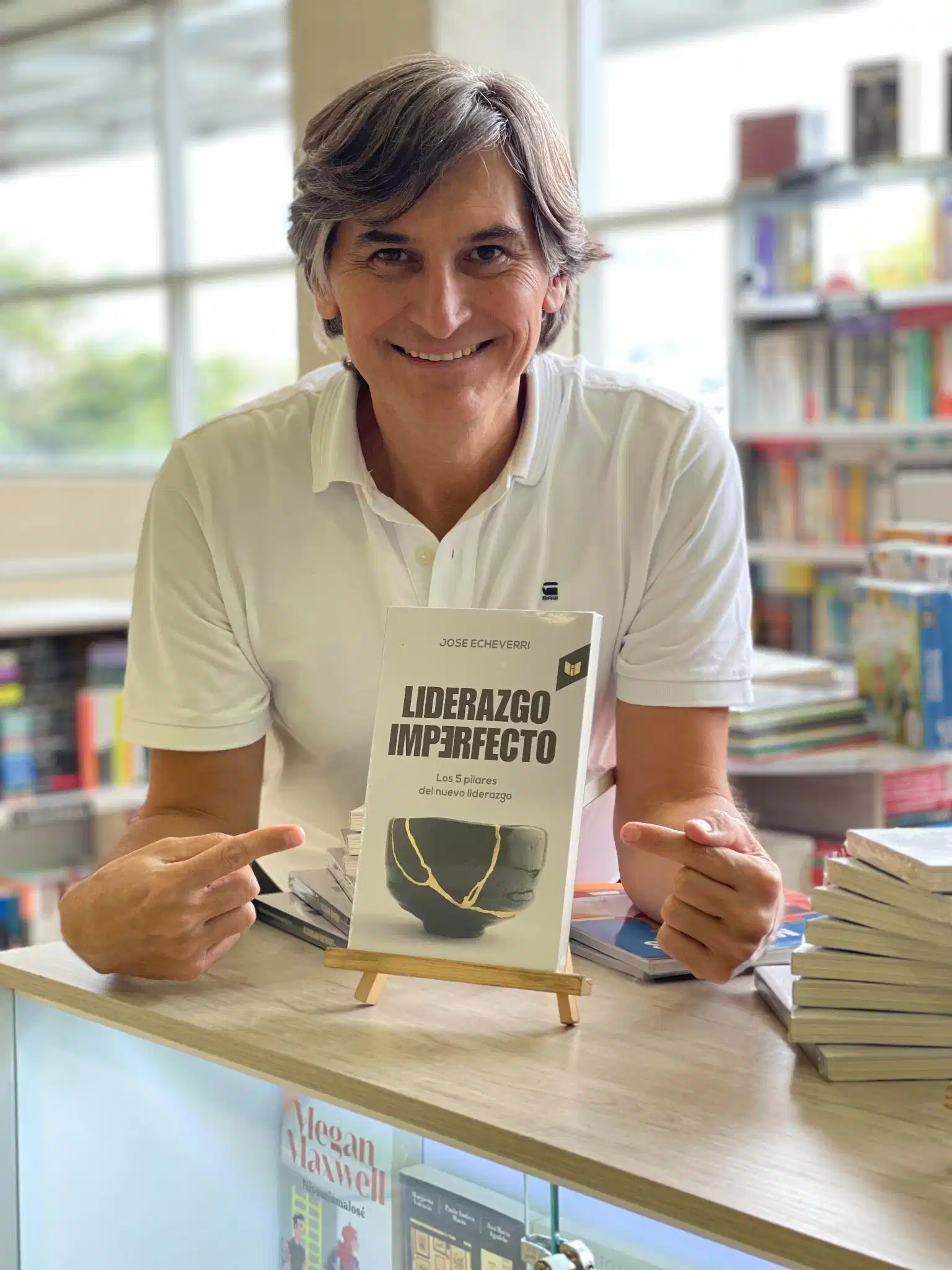 José Echeverri y su libro